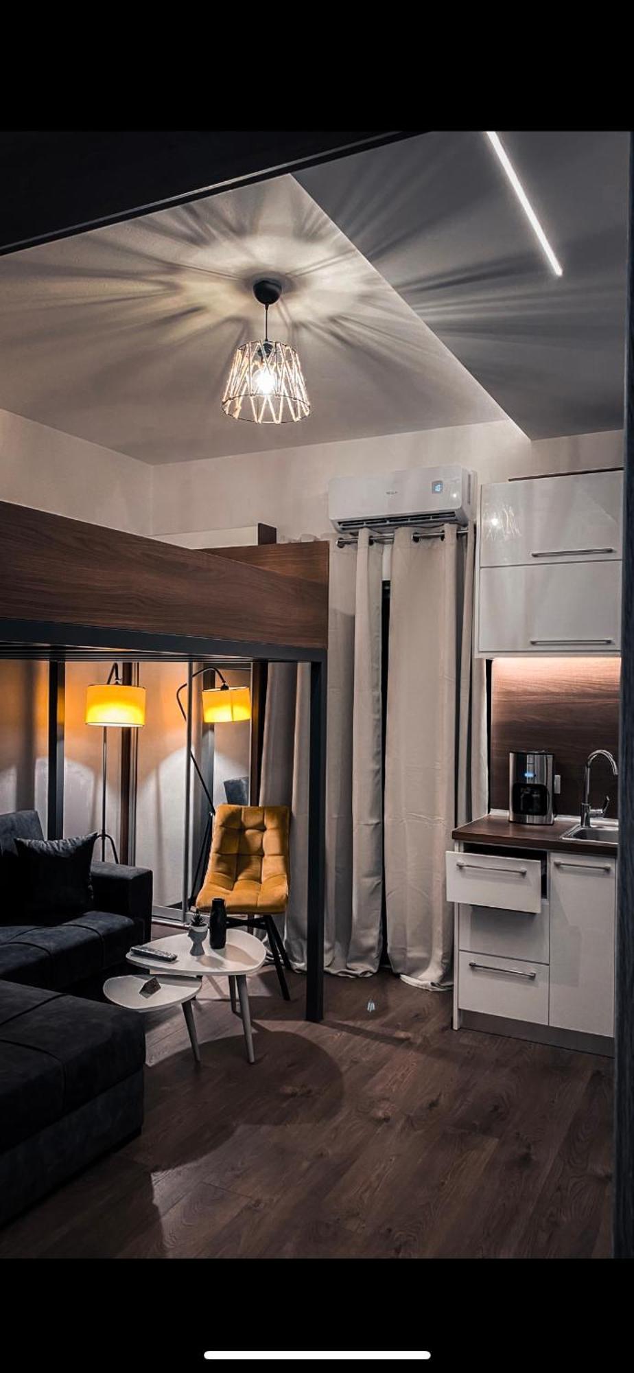 Modern Tiny House In Волос Екстер'єр фото