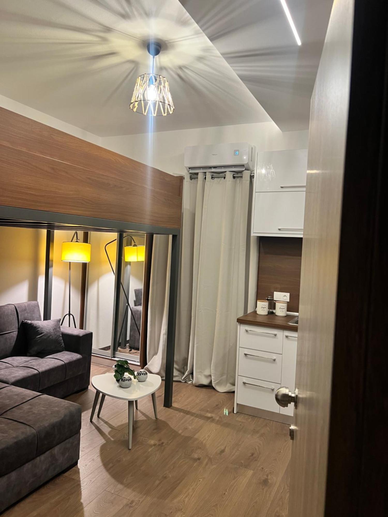 Modern Tiny House In Волос Екстер'єр фото
